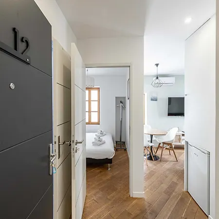 Magnificent Renovated 2 - Terrace - 1br 4p * Cannes